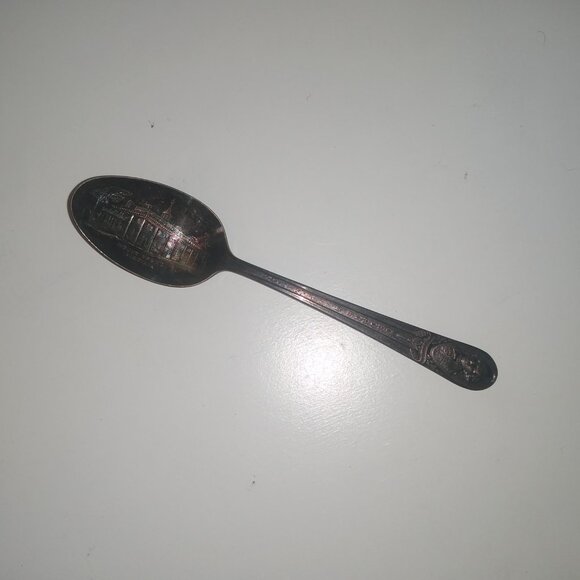 Vintage Souvenir Spoon - featuring Washington's Mt. Vernon Mansion - Picture 4 of 16